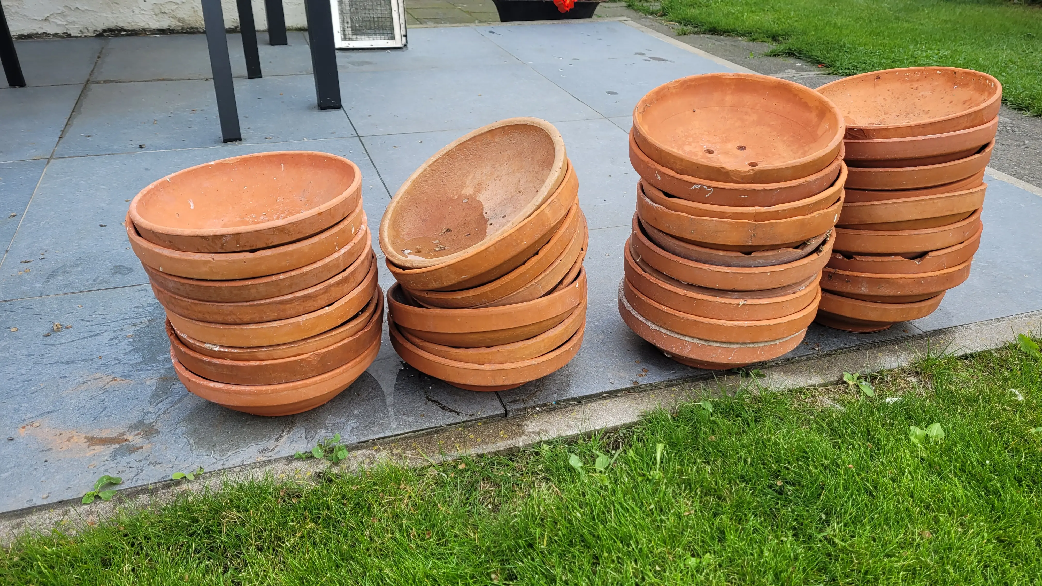 Duivenschotels, drinkpotten, eetpotjes, ...