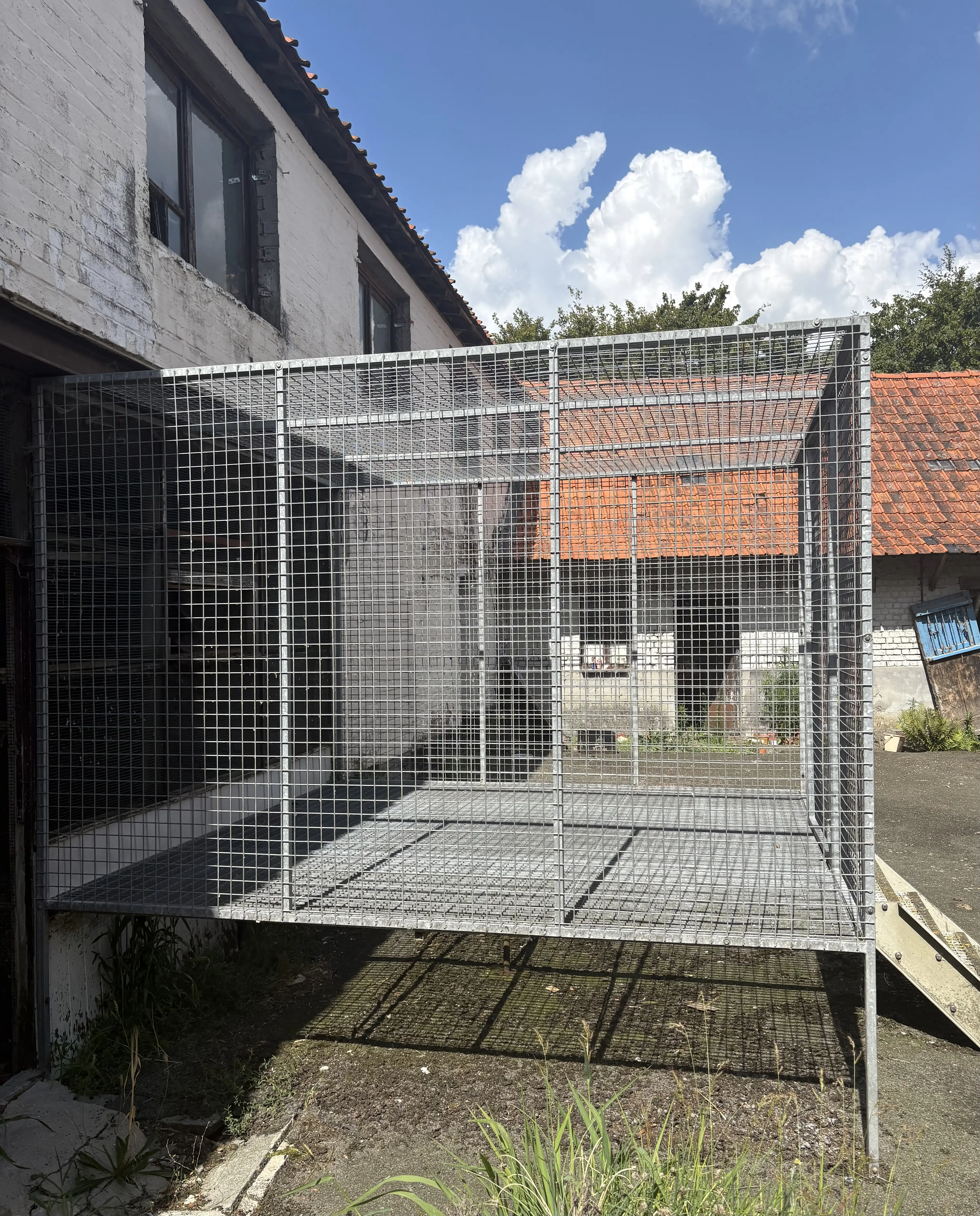 DUIVENVOLIERE TE KOOP OOSTERZELE