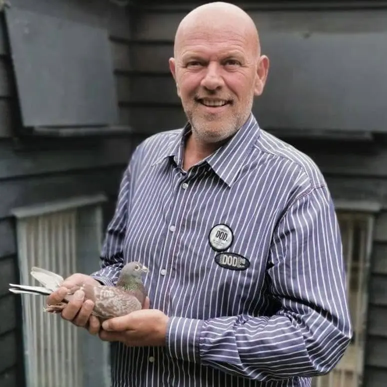 Jong 2027 uit te kiezen uit de eerste ronde van de kweekduiven